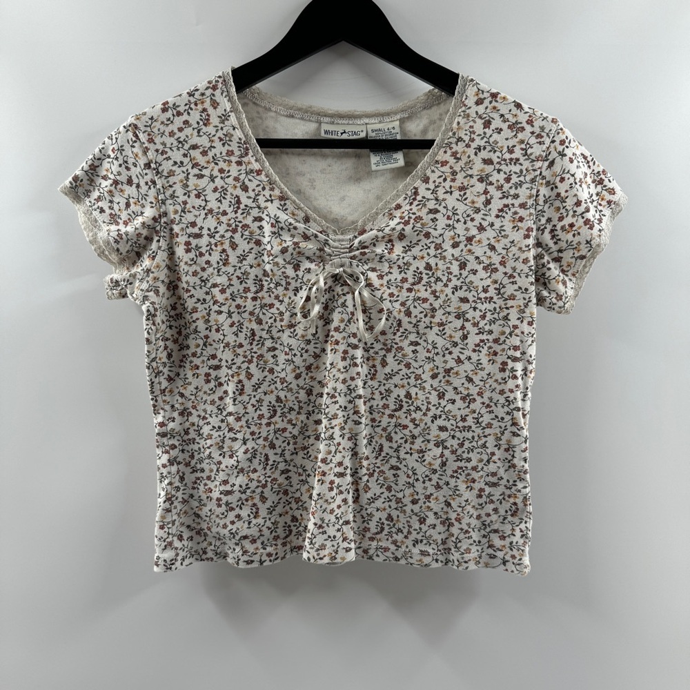 White Stag White Floral V-Neck Top Women’s Size Small Short Sleeve